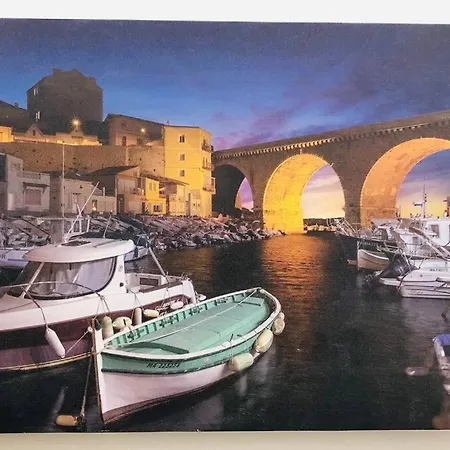 60m2 Au Coeur Du Vieux Port Apartment